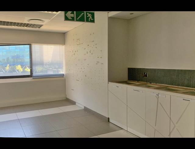 1,503M² OFFICE TO LET IN SANDTON CENTRAL