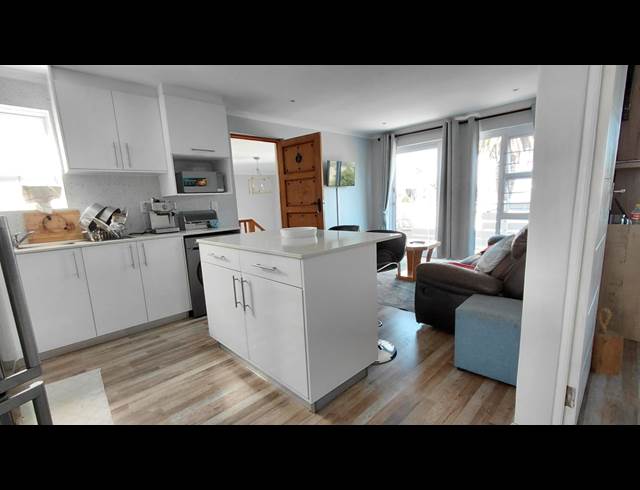 3 BEDROOM APARTMENT TO LET IN BLOUBERG RISE