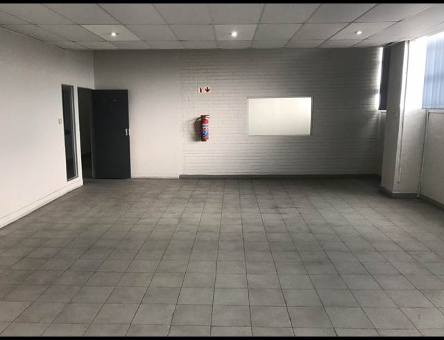 200M² WAREHOUSE TO LET IN WYNBERG