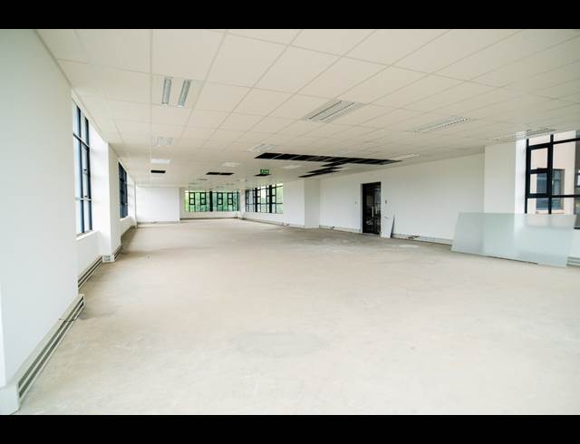 866M² OFFICE TO LET IN PARKHAVEN