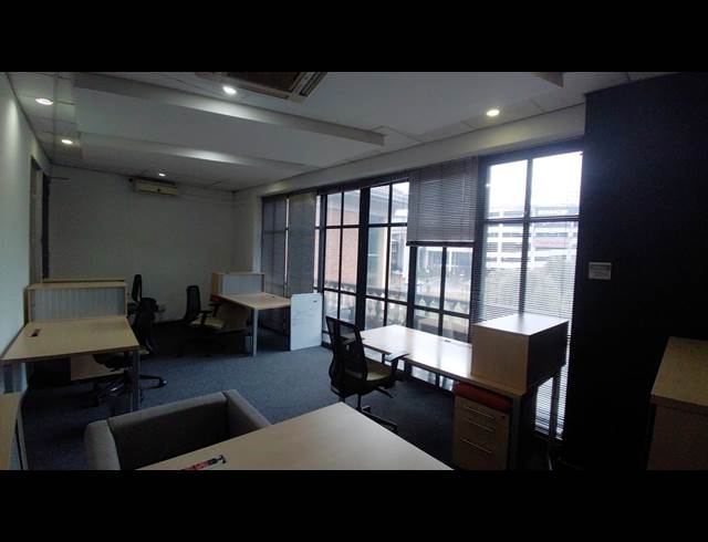 45M² OFFICE TO LET IN FOURWAYS
