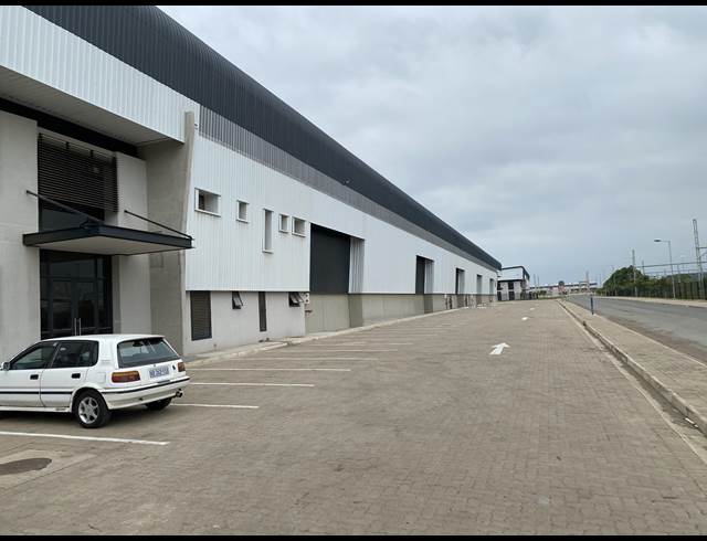 3,776M² WAREHOUSE TO LET IN CLAIRWOOD
