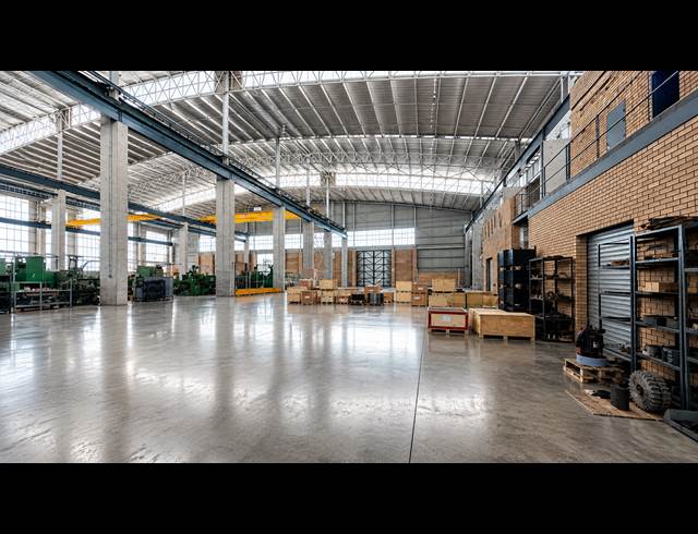 1,800M² WAREHOUSE TO LET IN TUNNEY