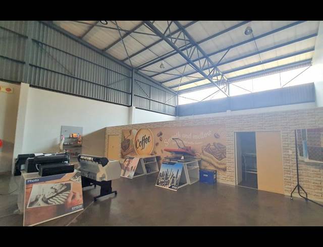 530M² WAREHOUSE TO LET IN LINBRO PARK