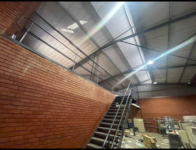 365M² WAREHOUSE TO LET IN THETA