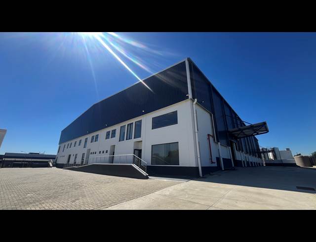 2,500M² WAREHOUSE TO LET IN SPARTAN