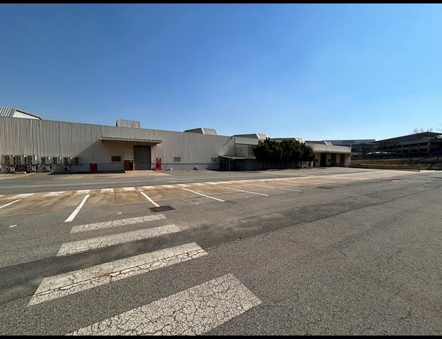 11,747M² WAREHOUSE TO LET IN HALFWAY HOUSE