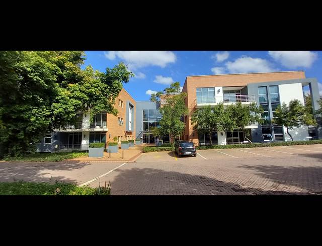 395M² OFFICE TO LET IN BRYANSTON