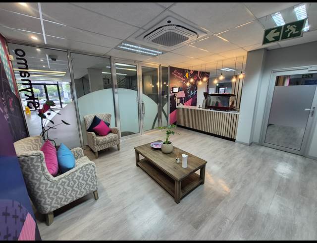 412M² OFFICE TO LET IN GREENSTONE HILL