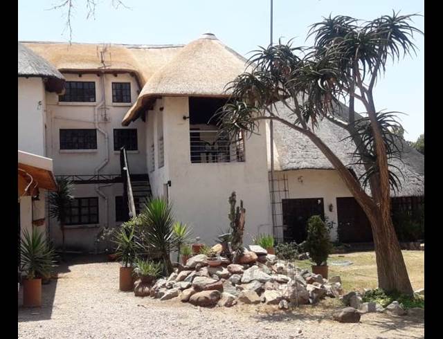 1 bed property to rent in KNOPJESLAAGTE