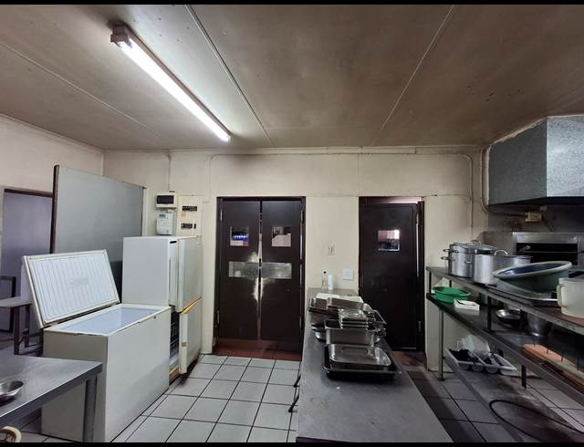 304.40M² RETAIL TO LET IN GONUBIE