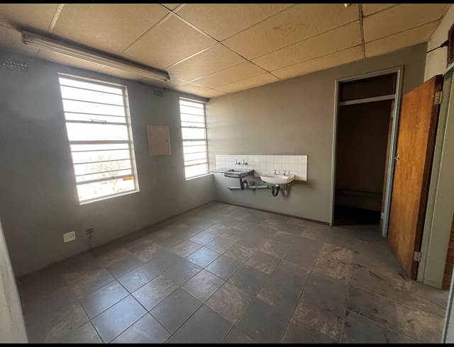 263M² WAREHOUSE TO LET IN WADEVILLE