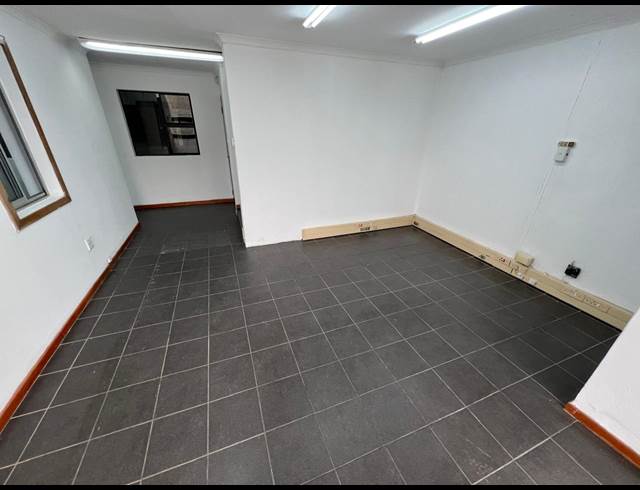 617M² WAREHOUSE TO LET IN LASER PARK
