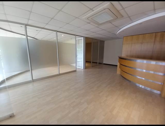 338M² OFFICE TO LET IN BRYANSTON