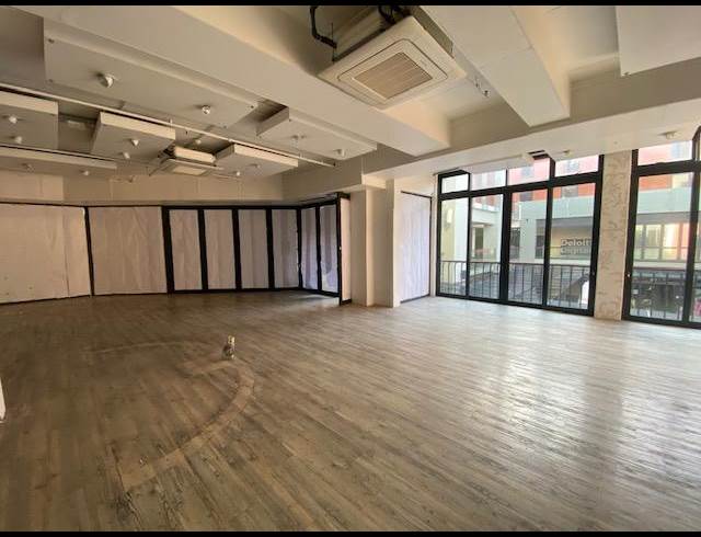 130M² RETAIL TO LET IN DE WATERKANT