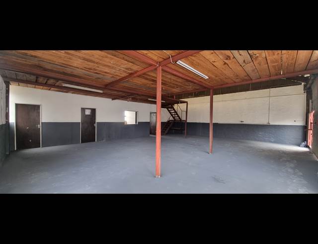 260M² OFFICE TO LET IN QUEENSMEAD INDUSTRIA