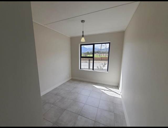 1 BEDROOM PROPERTY TO RENT IN GREENBAY ECO ESTATE