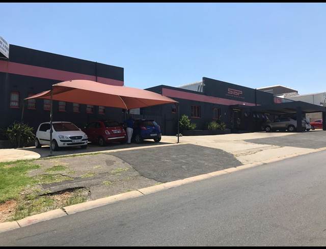 1,450M² WAREHOUSE TO LET IN WYNBERG