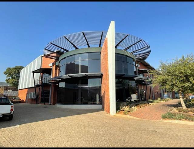 1,485M² WAREHOUSE TO LET IN NORTH RIDING