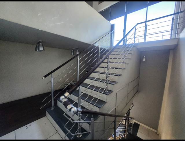 400M² WAREHOUSE TO LET IN ALLANDALE