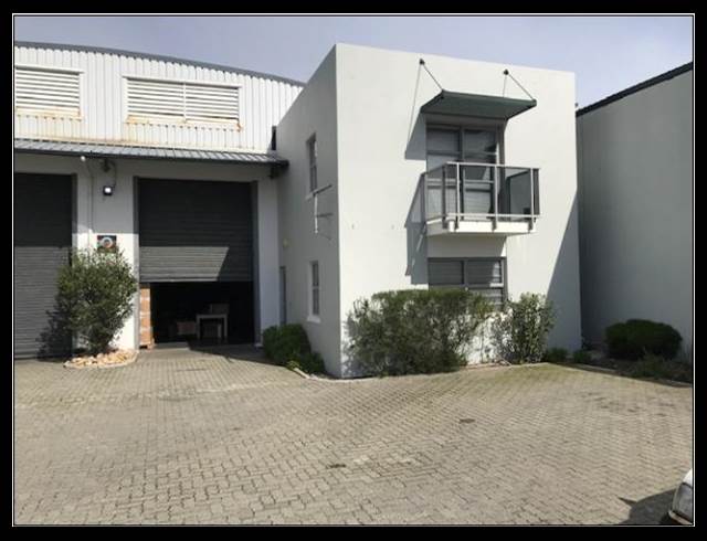 285M² WAREHOUSE RENTED IN MARINA DA GAMA
