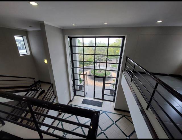 252M² OFFICE TO LET IN BRYANSTON