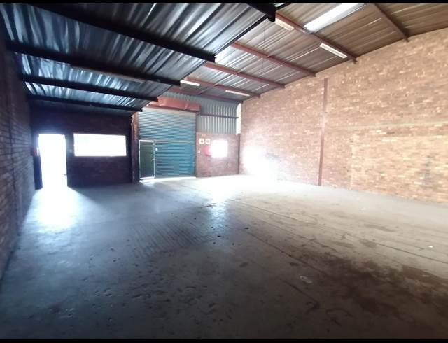 184M² WAREHOUSE TO LET IN WADEVILLE