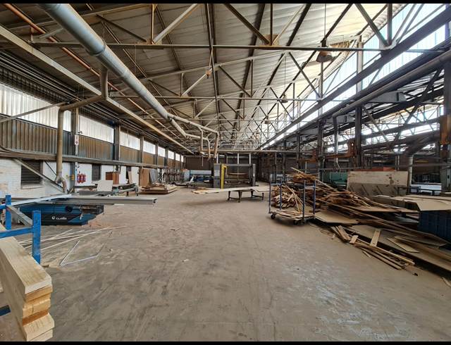 2,317M² WAREHOUSE TO LET IN WADEVILLE