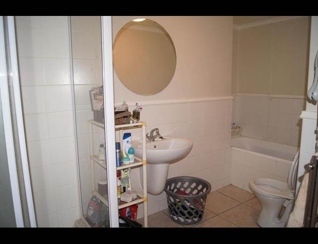 2 BEDROOM PROPERTY TO RENT IN WOODSTOCK