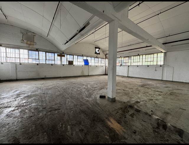1,400M² WAREHOUSE TO LET IN INDUSTRIA WEST