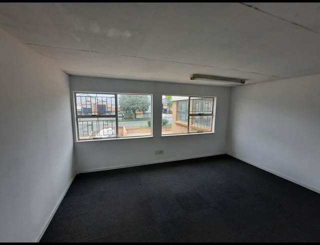 1,045M² WAREHOUSE TO LET IN ROBERTVILLE