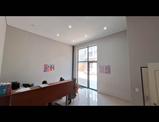 465M² WAREHOUSE TO LET IN COSMO BUSINESS PARK