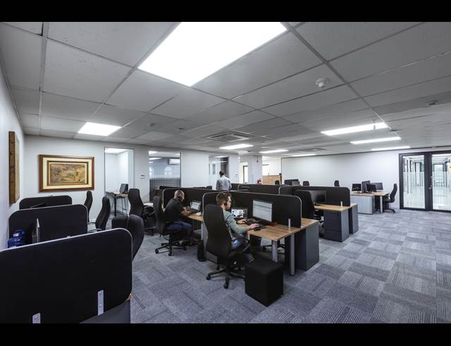 6,231M² OFFICE TO LET IN CRAIGHALL