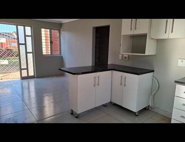 2 BEDROOM PROPERTY TO RENT IN OVERPORT