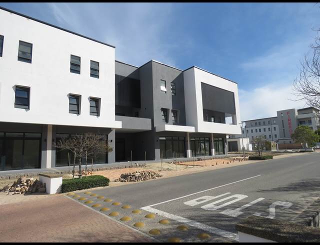 152.50M² MEDICAL SUITE TO LET IN PAARDEVLEI