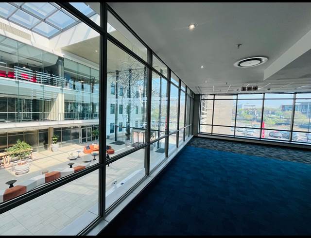 4,100M² OFFICE TO LET IN WATERFALL