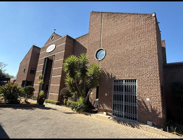 1,759M² WAREHOUSE TO LET IN KYALAMI