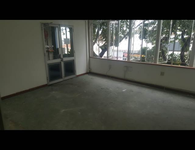 119M² OFFICE TO LET IN STAMFORD HILL