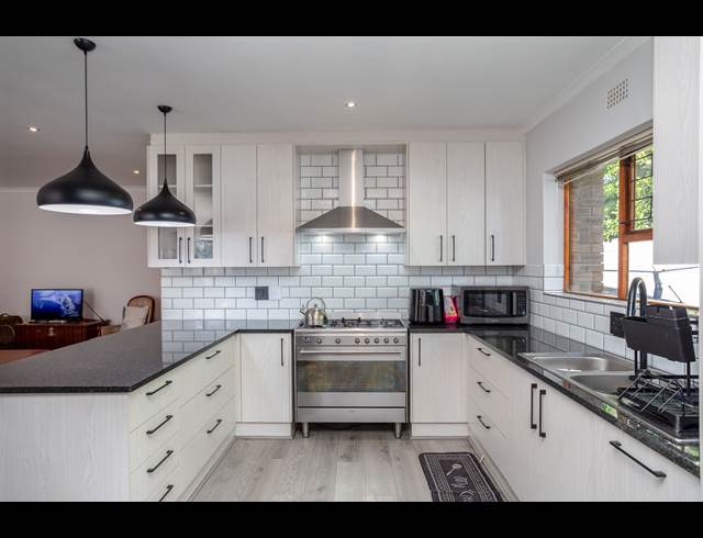 4 BEDROOM HOUSE RENTED IN VREDEKLOOF