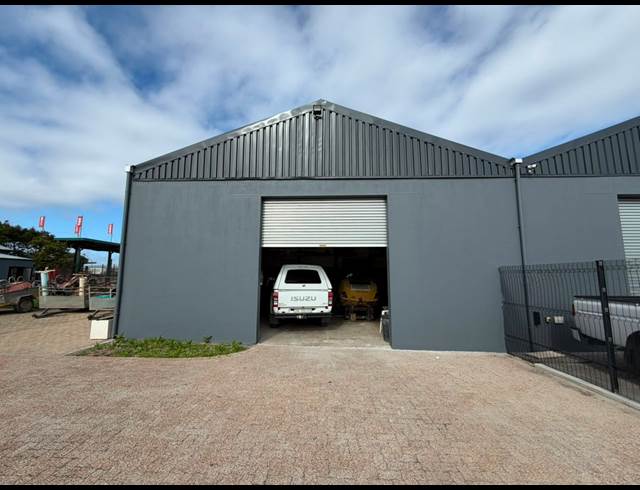 200M² WAREHOUSE TO LET IN PHILIPPI