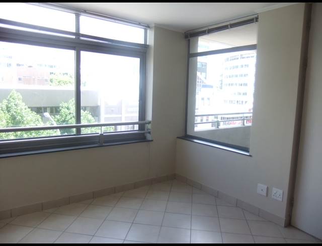 2 bed property to rent in CLAREMONT