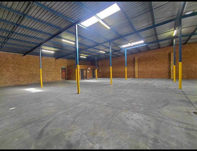 960M² WAREHOUSE TO LET IN POMONA