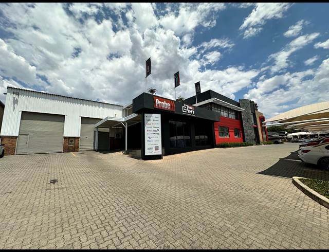 3,400M² WAREHOUSE TO LET IN MEADOWDALE