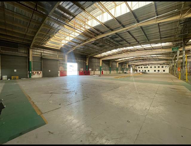 11,924M² WAREHOUSE TO LET IN HALFWAY HOUSE
