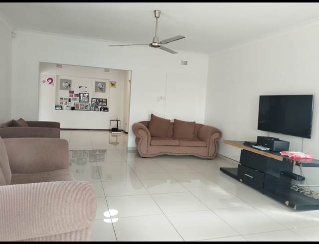 4 BEDROOM FREESTANDING TO LET IN BIRCHLEIGH