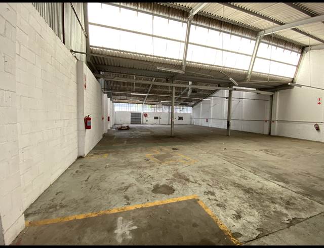 580M² FACTORY TO LET IN EPPING INDUSTRIAL