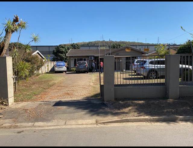 200M² WAREHOUSE TO LET IN RIVERHORSE VALLEY