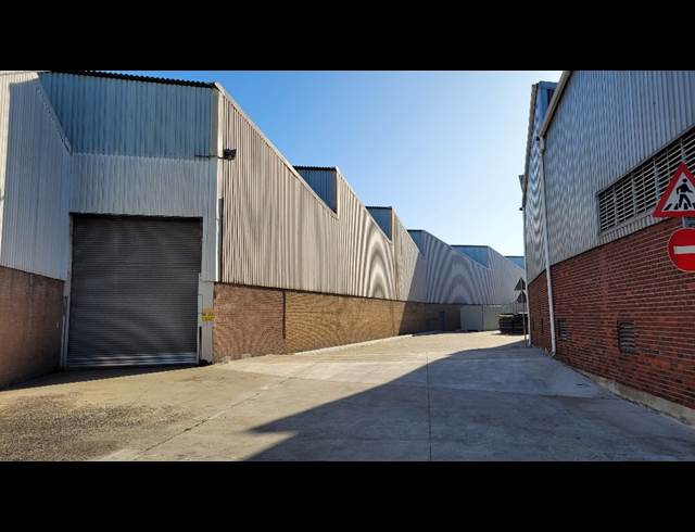 3,742M² WAREHOUSE TO LET IN EPPING INDUSTRIAL
