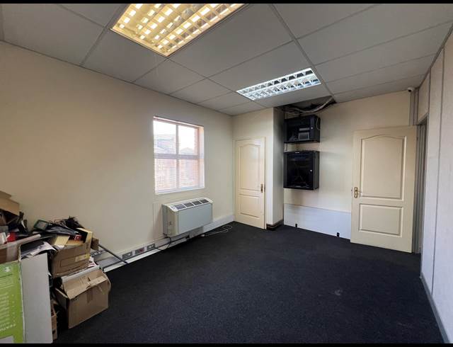225M² OFFICE TO LET IN HIGHVELD