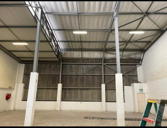 636M² WAREHOUSE TO LET IN RIVERHORSE VALLEY